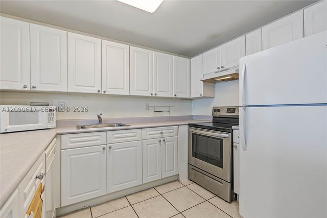 2301 Collins Ave 1420, Miami Beach, FL 33139