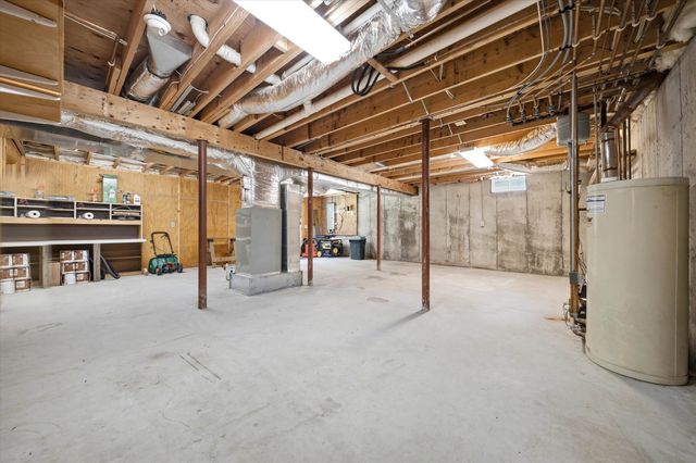 20 Mccollum Road, New Boston, NH 03070