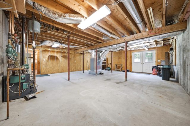 20 Mccollum Road, New Boston, NH 03070
