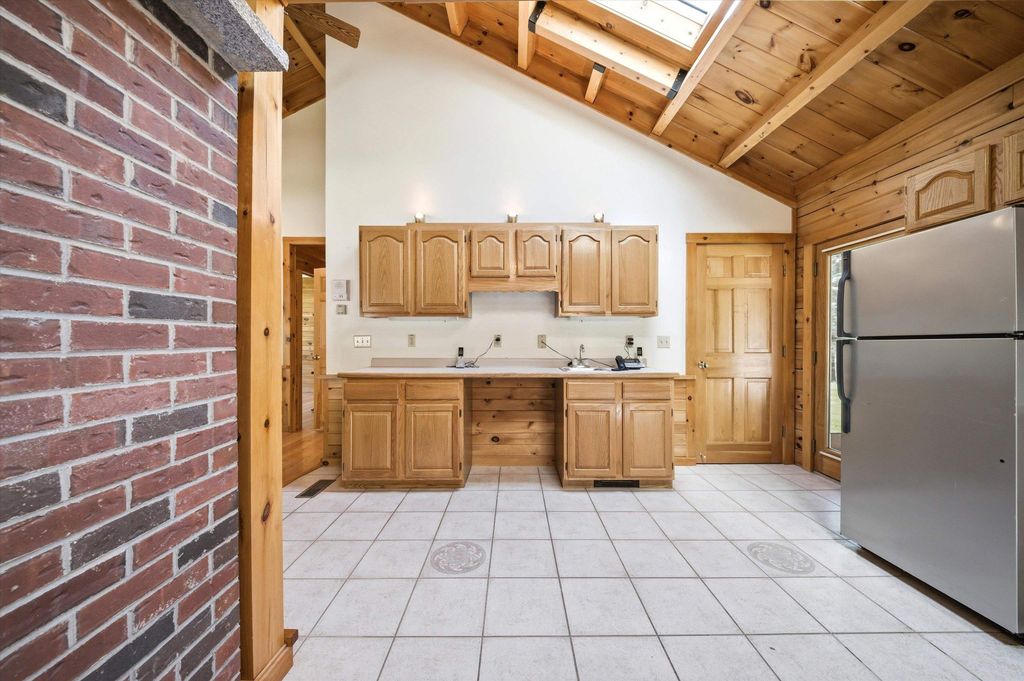 Image 12 of property listing at 20 Mccollum Road, New Boston, NH 03070