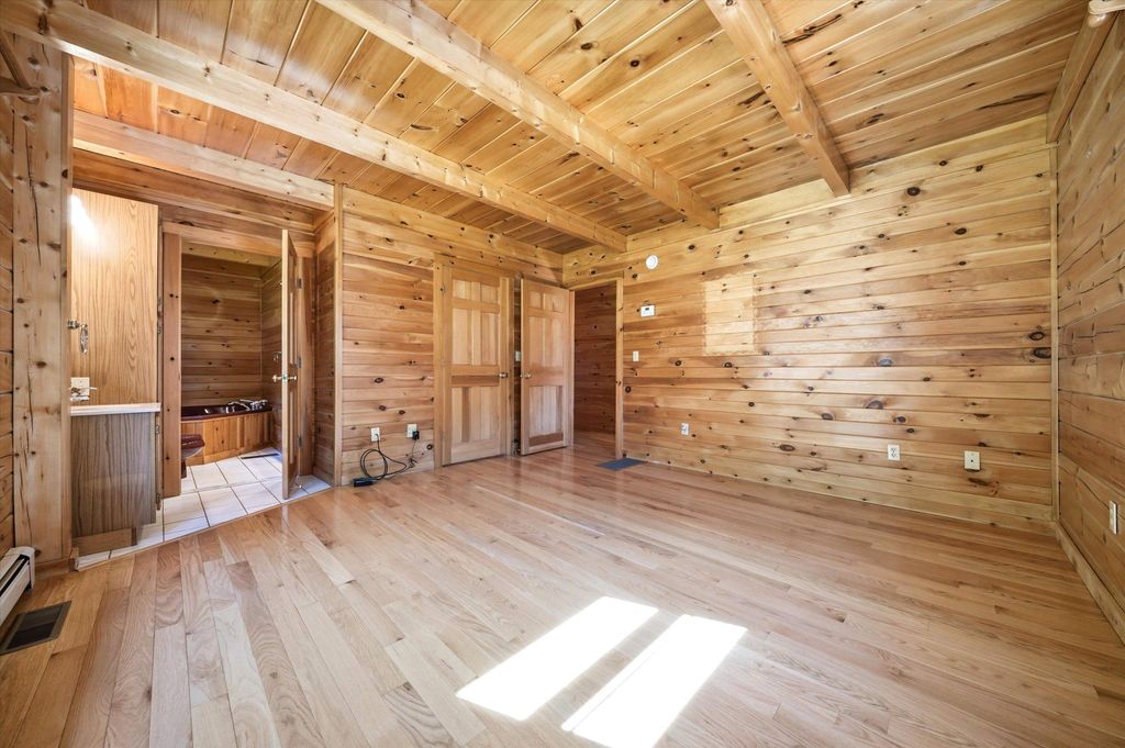 Image 16 of property listing at 20 Mccollum Road, New Boston, NH 03070