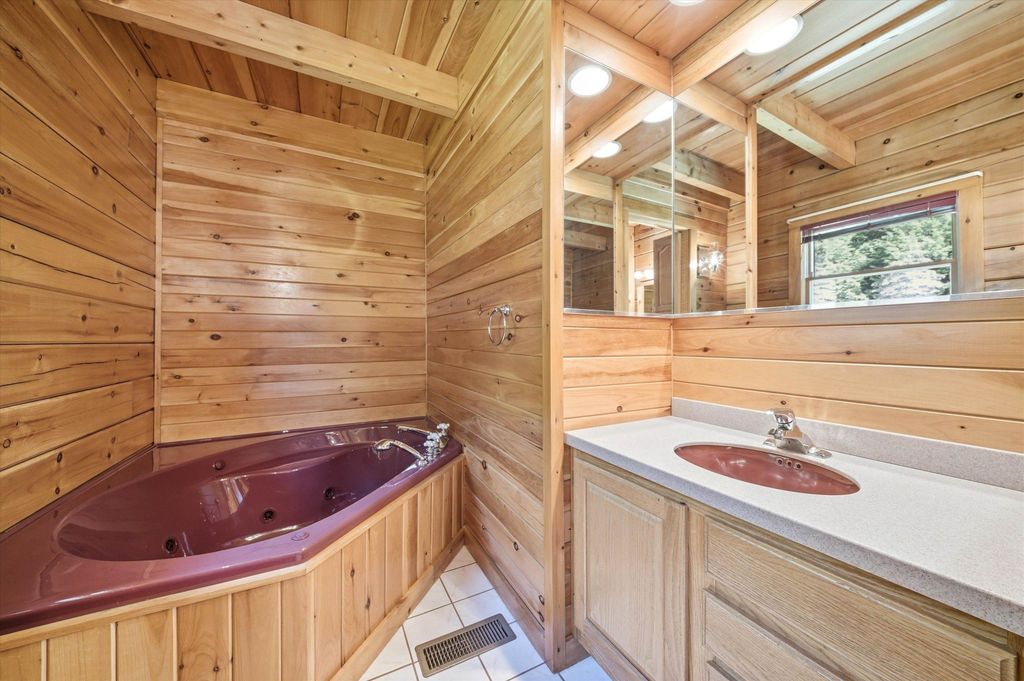 Image 20 of property listing at 20 Mccollum Road, New Boston, NH 03070