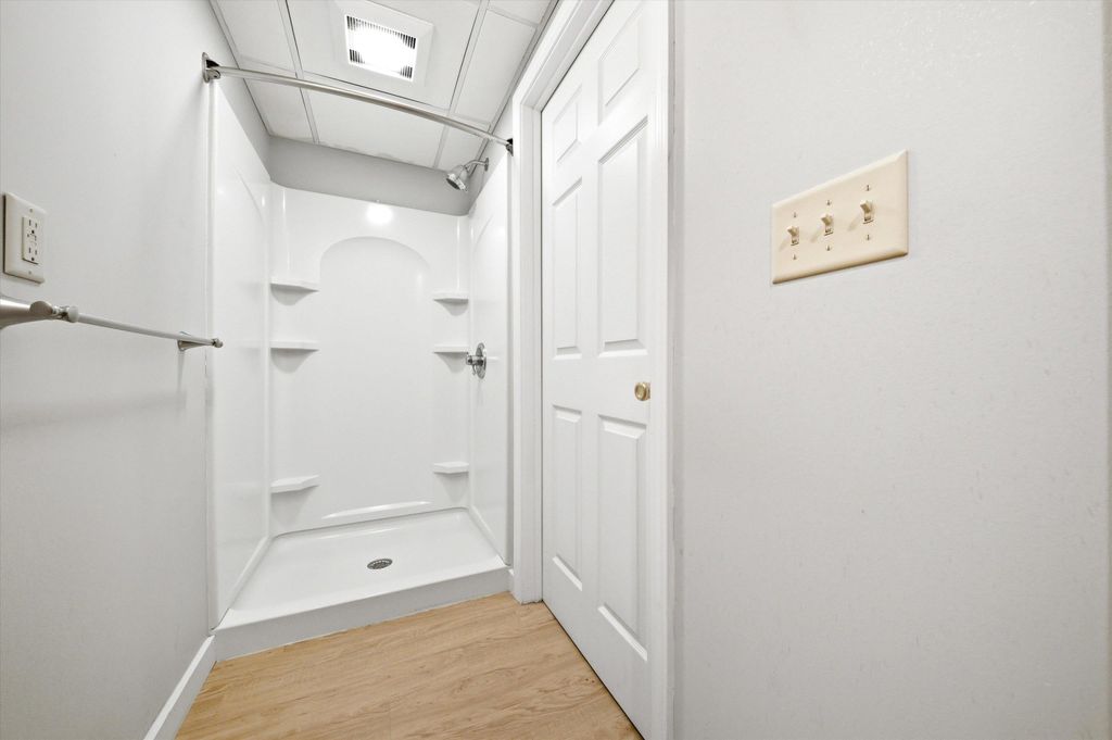 Image 28 of property listing at 20 Mccollum Road, New Boston, NH 03070