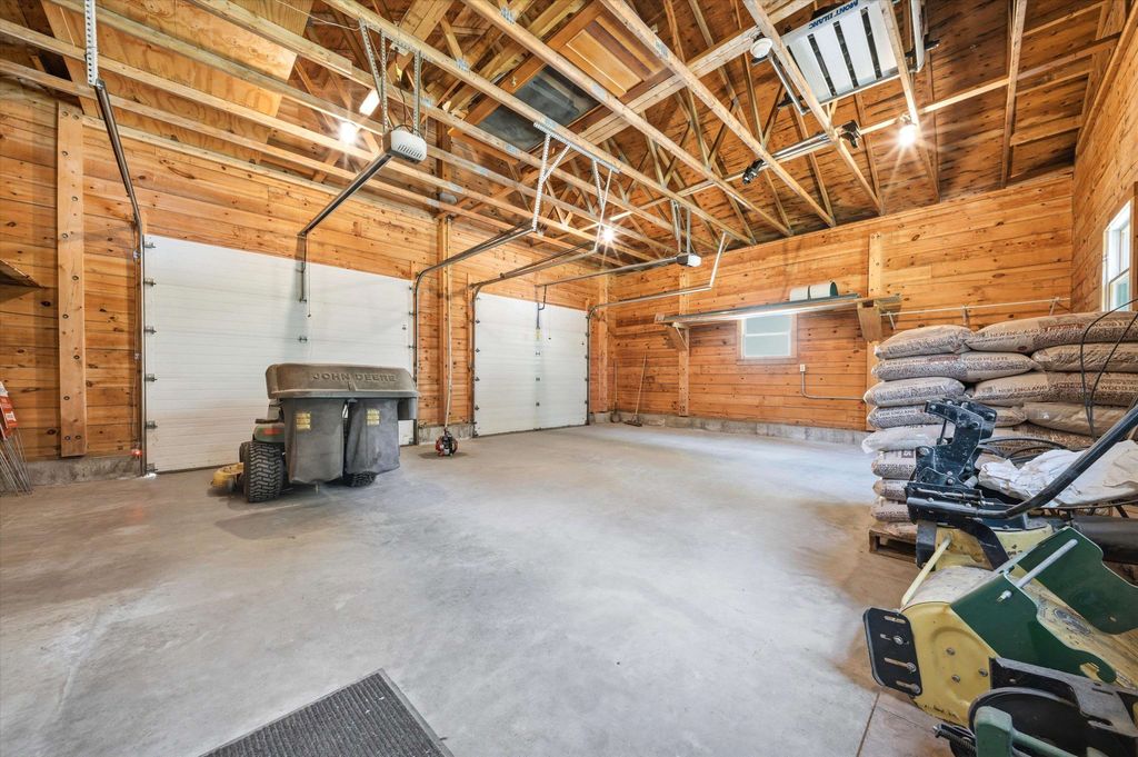 Image 33 of property listing at 20 Mccollum Road, New Boston, NH 03070