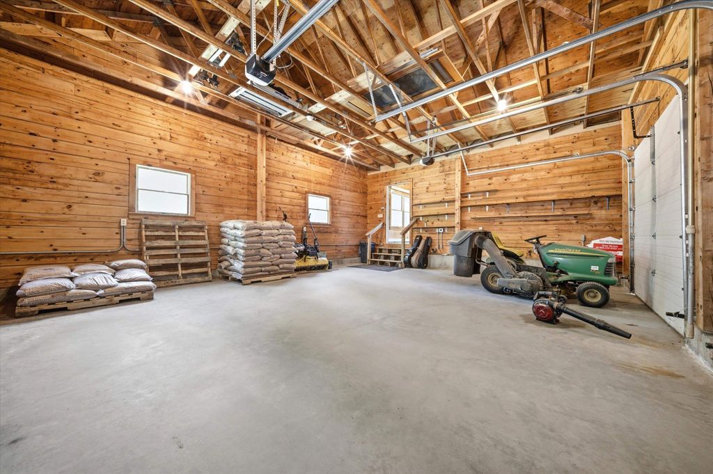 Image 34 of property listing at 20 Mccollum Road, New Boston, NH 03070