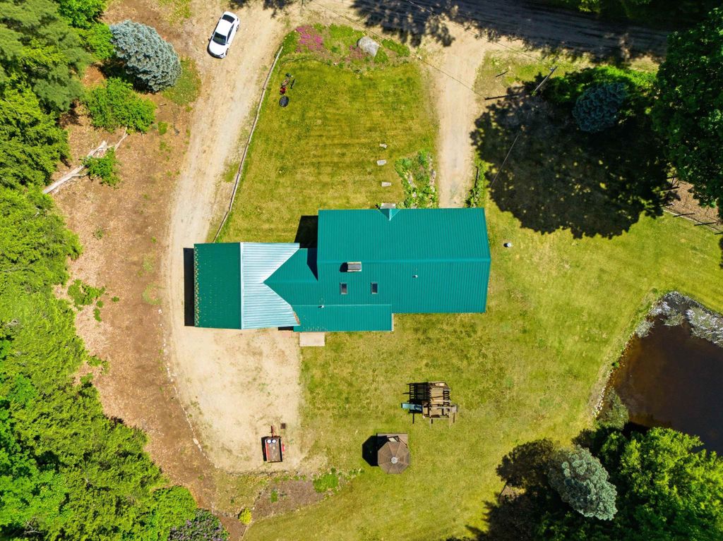 Image 44 of property listing at 20 Mccollum Road, New Boston, NH 03070