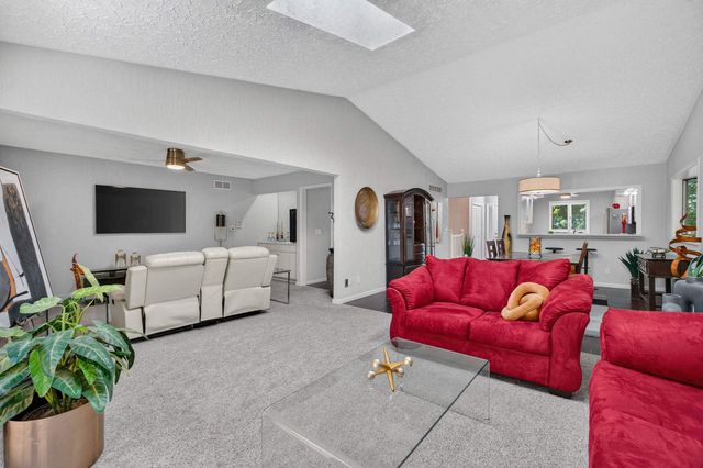 915 23rd Avenue 6, East Moline, IL 61244