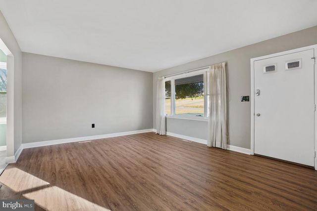 12316 FOUNTAIN DR, Clarksburg, MD 20871