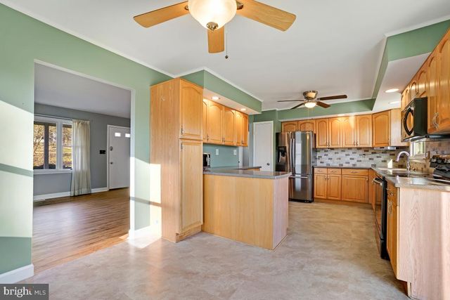 12316 FOUNTAIN DR, Clarksburg, MD 20871