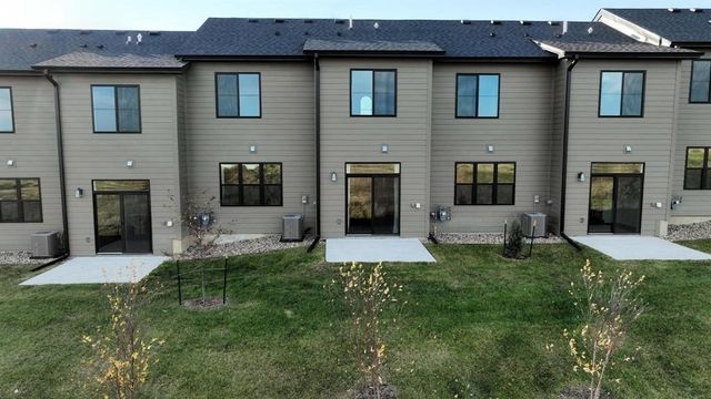 1377 Meadow Rose Place, Waukee, IA 50263