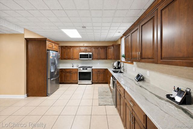 14382 Knightsbridge Drive, Shelby Charter Township, MI 48315