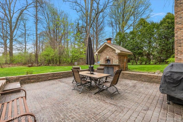 14382 Knightsbridge Drive, Shelby Charter Township, MI 48315