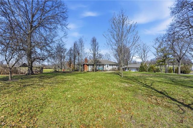 21816 S HANNAH Road, Harrisonville, MO 64701