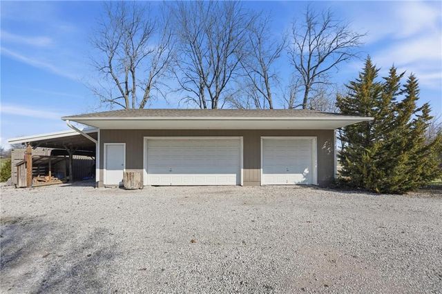 21816 S HANNAH Road, Harrisonville, MO 64701