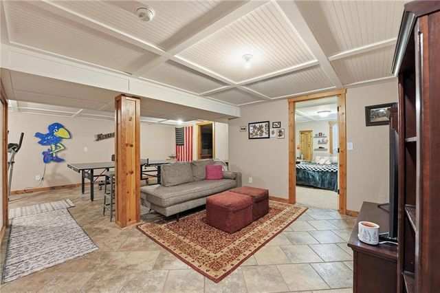 21816 S HANNAH Road, Harrisonville, MO 64701