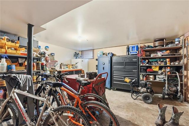 21816 S HANNAH Road, Harrisonville, MO 64701