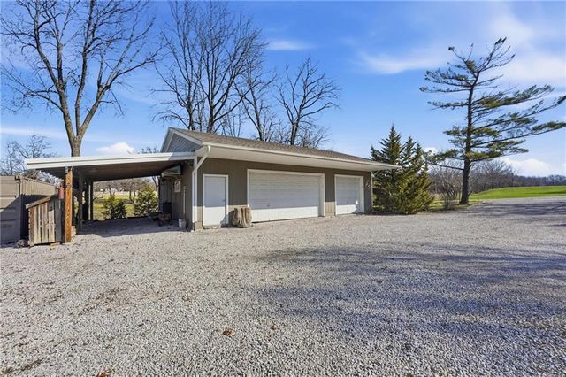 21816 S HANNAH Road, Harrisonville, MO 64701