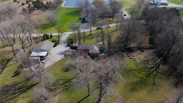 21816 S HANNAH Road, Harrisonville, MO 64701