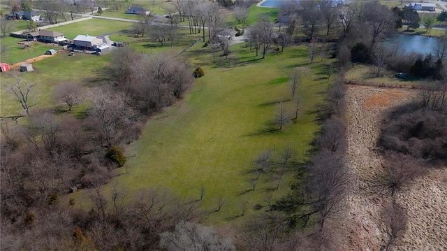 21816 S HANNAH Road, Harrisonville, MO 64701