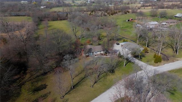 21816 S HANNAH Road, Harrisonville, MO 64701