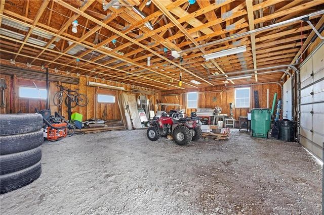 21816 S HANNAH Road, Harrisonville, MO 64701