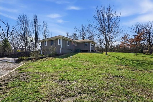 21816 S HANNAH Road, Harrisonville, MO 64701