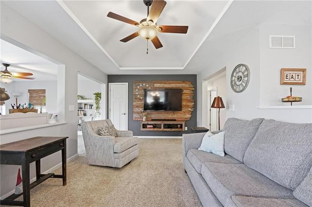 21816 S HANNAH Road, Harrisonville, MO 64701