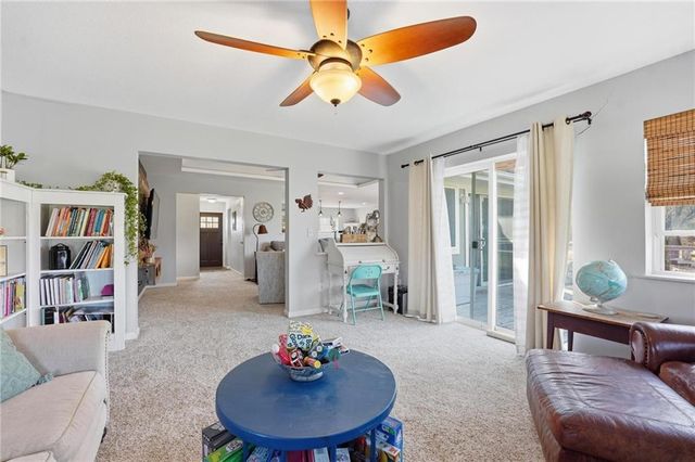 21816 S HANNAH Road, Harrisonville, MO 64701