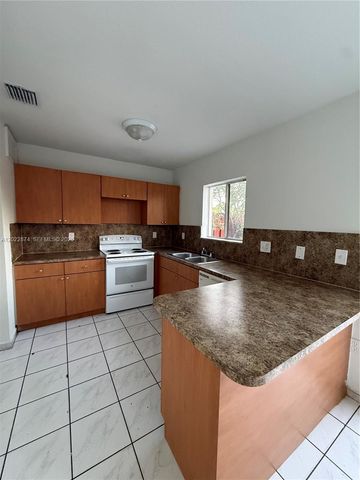 18615 NW 84th Pl 103-1, Hialeah, FL 33015