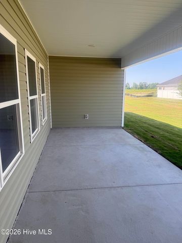 186 Seashore Street, Grimesland, NC 27837