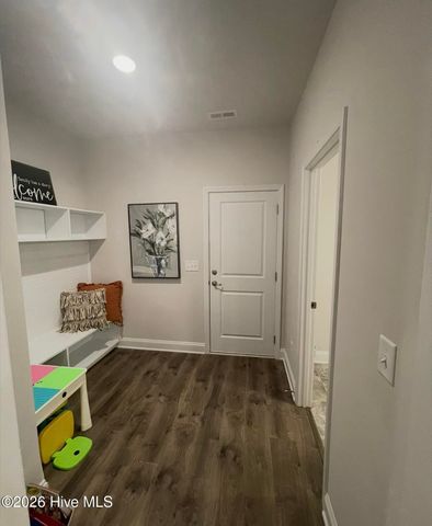 186 Seashore Street, Grimesland, NC 27837