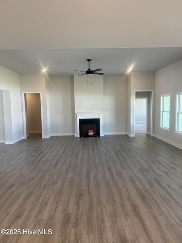 186 Seashore Street, Grimesland, NC 27837