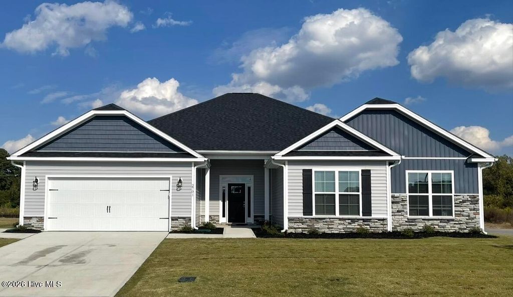 186 Seashore Street, Grimesland, NC 27837