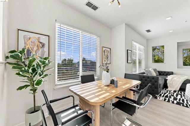 23389 Canyon Terrace Dr, Castro Valley, CA 94552