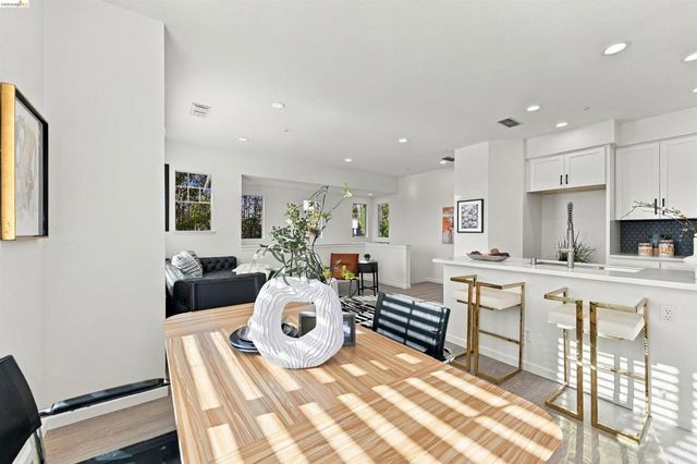 23389 Canyon Terrace Dr, Castro Valley, CA 94552