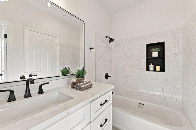 23389 Canyon Terrace Dr, Castro Valley, CA 94552