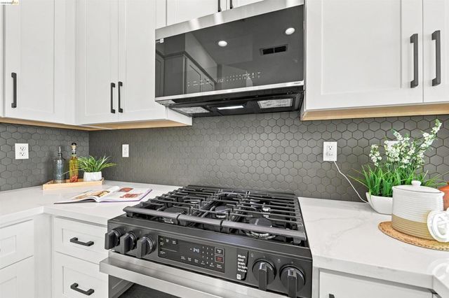 23389 Canyon Terrace Dr, Castro Valley, CA 94552