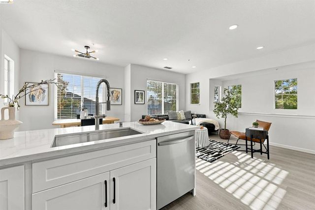 23389 Canyon Terrace Dr, Castro Valley, CA 94552