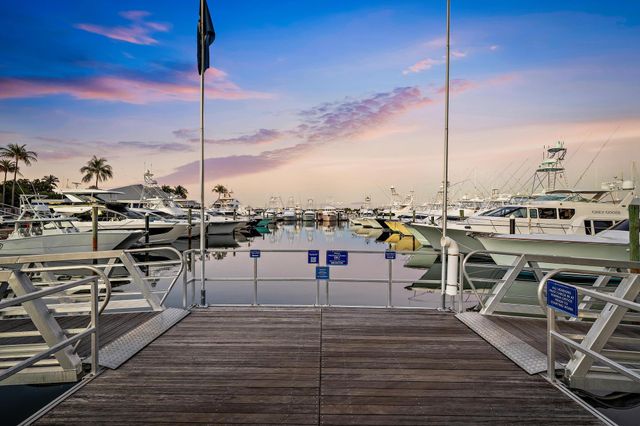 100 Lakeshore Drive 251, North Palm Beach, FL 33408