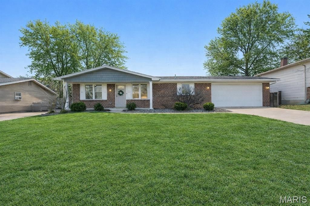 617 Watkins Glen Drive, St Charles, MO 63304