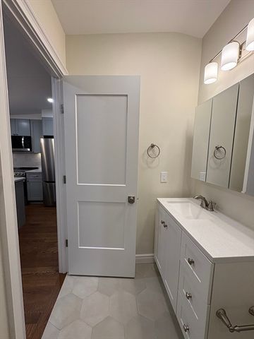 11 Burrill Pl 3, Boston, MA 02127