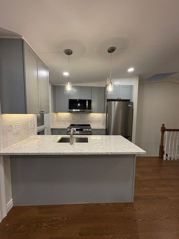 11 Burrill Pl 3, Boston, MA 02127