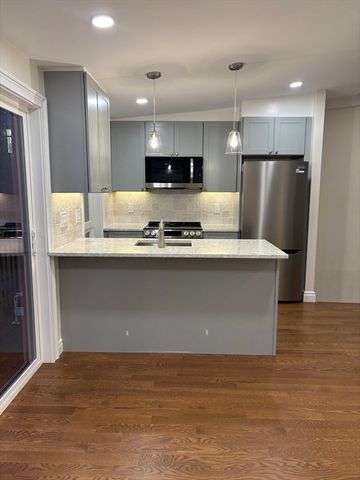 11 Burrill Pl 3, Boston, MA 02127