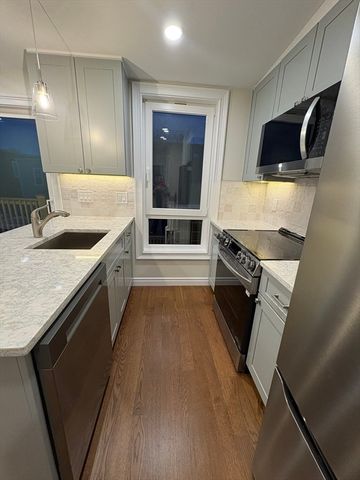 11 Burrill Pl 3, Boston, MA 02127