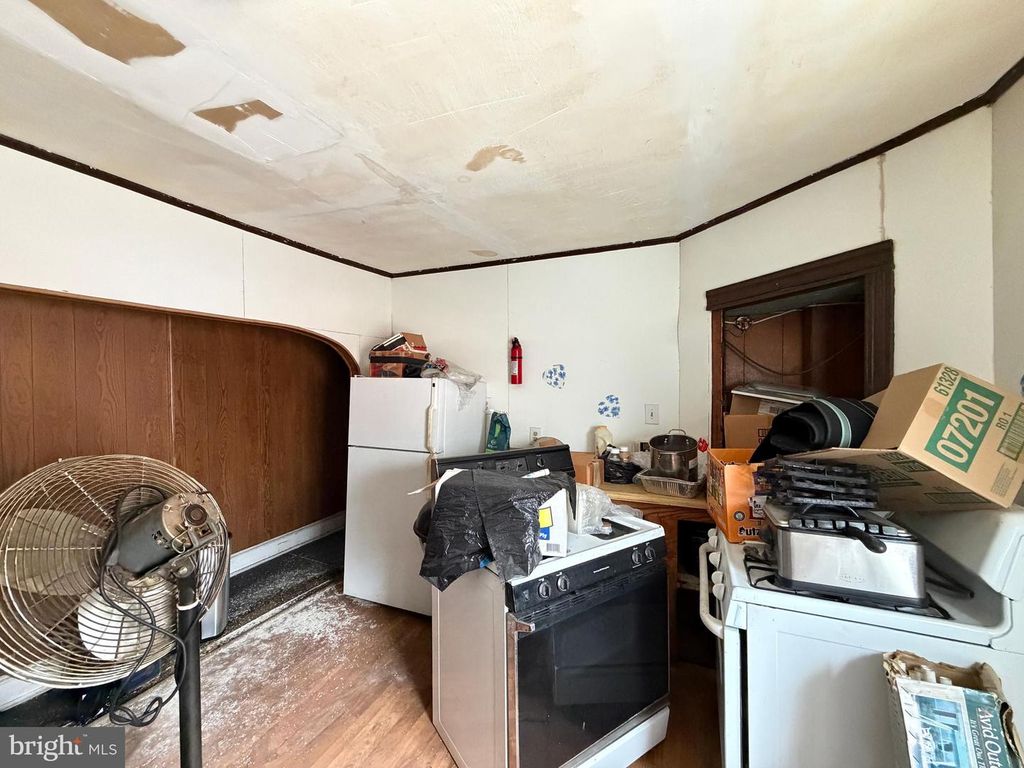 Image 16 of property listing at 2140 W BALTIMORE ST, Baltimore, MD 21223