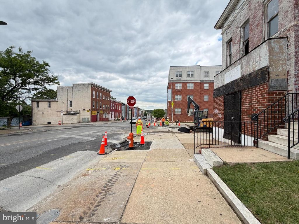 Image 24 of property listing at 2140 W BALTIMORE ST, Baltimore, MD 21223