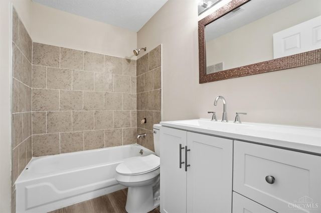 8900 Eagleview Drive, West Chester, OH 45069