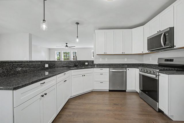 5 Blaisdell Court, Raymond, NH 03077