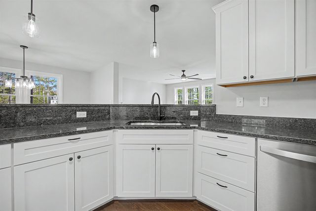 5 Blaisdell Court, Raymond, NH 03077