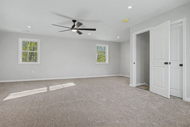 5 Blaisdell Court, Raymond, NH 03077